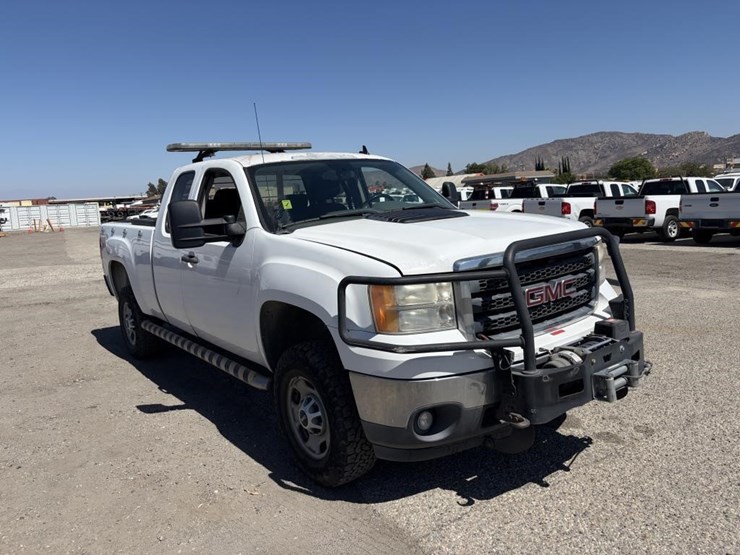 2012-gmc-sierra-2500-image-2