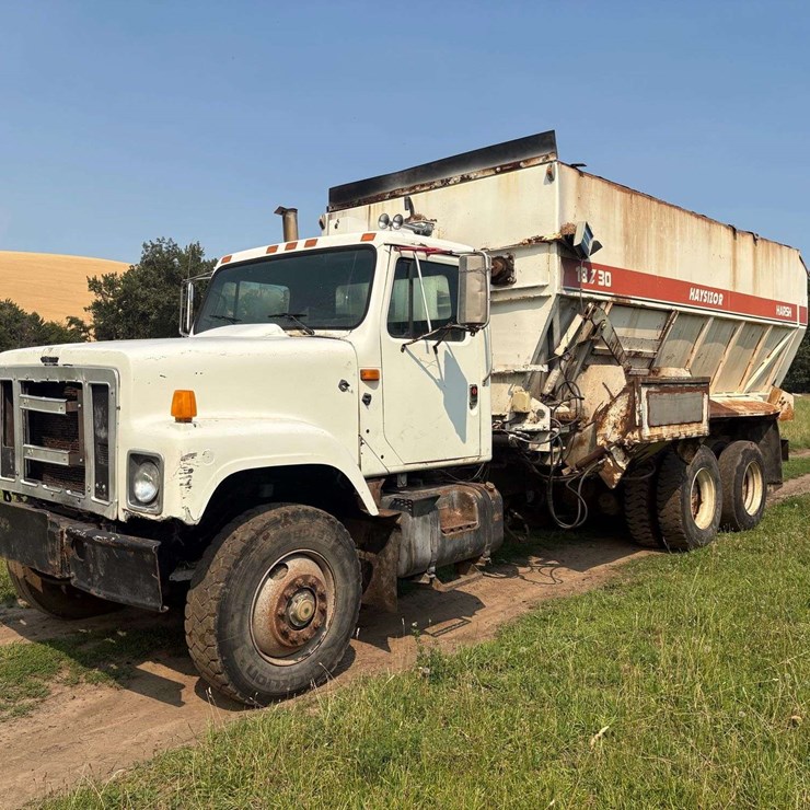 1990 INTERNATIONAL F2574