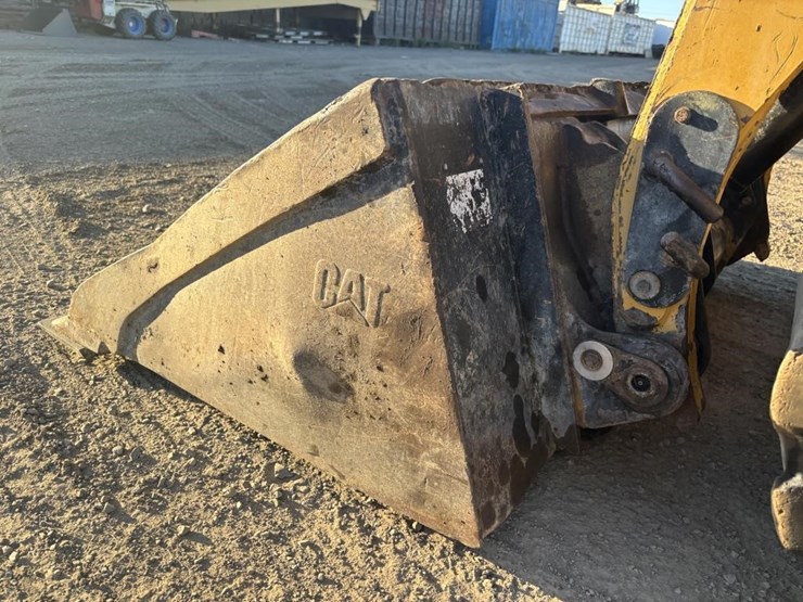 2014-caterpillar-226b3-image-9