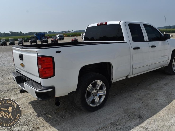 2017-chevrolet-silverado-1500-image-23