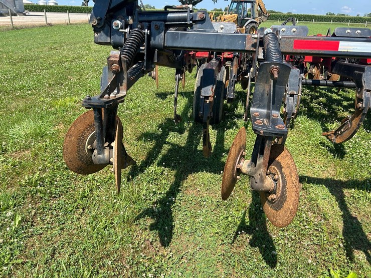 case-ih-730b-ecolo-tiger-ripper-image-22