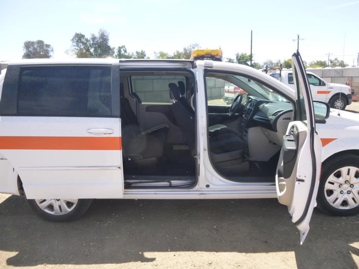 2014-dodge-grand-caravan-image-17