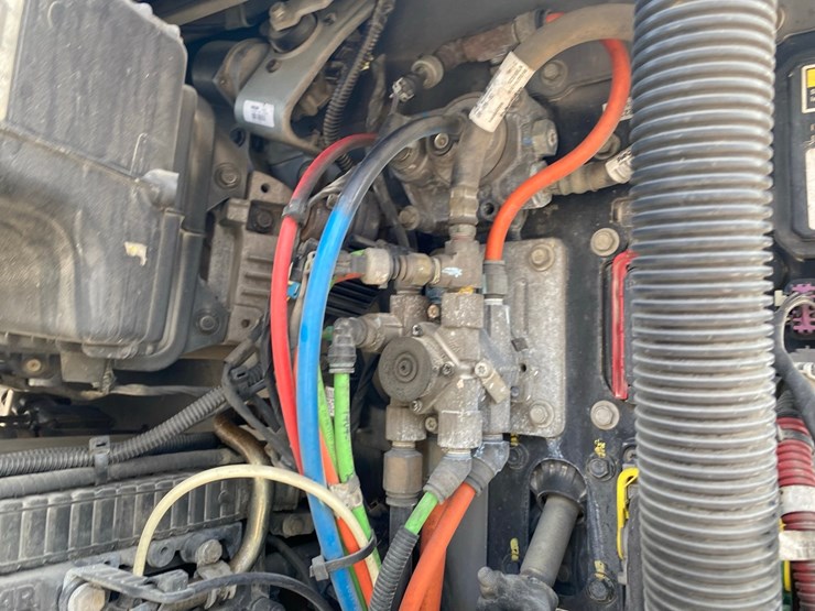 2019-peterbilt-579-image-34
