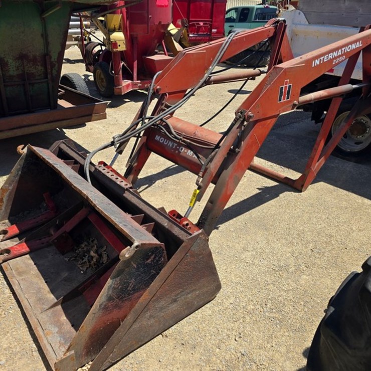 INTERNATIONAL 2250