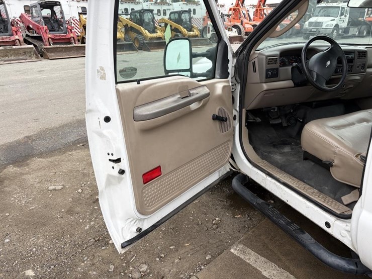2004-ford-f350-image-11