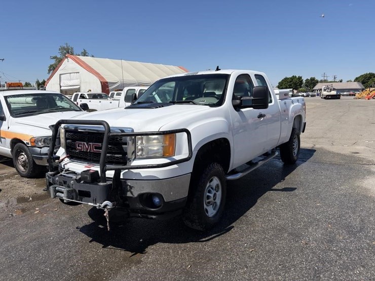 2012-gmc-sierra-2500-image-1