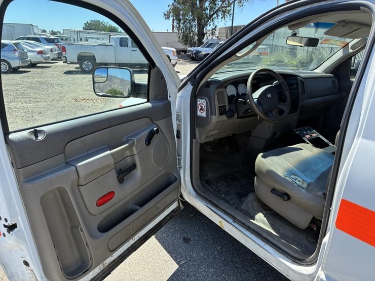 2005-dodge-ram-2500-image-16