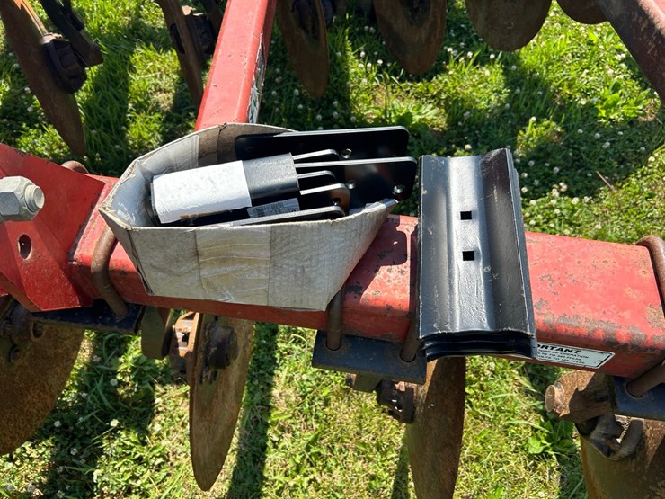 case-ih-730b-ecolo-tiger-ripper-image-39