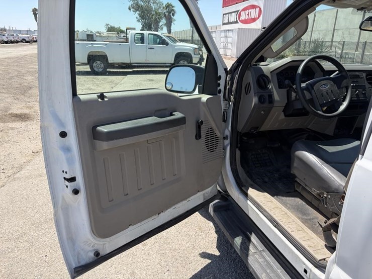 2008-ford-f250-xl-image-11