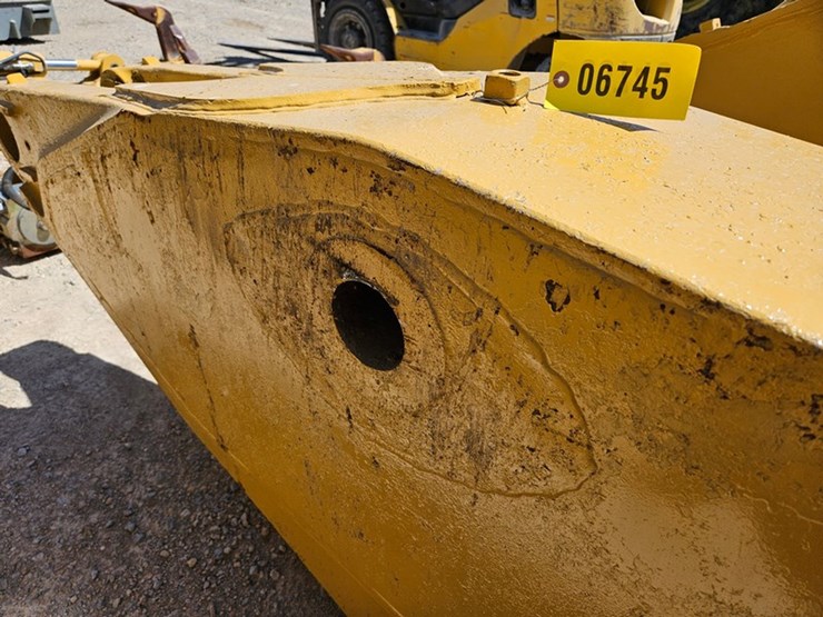 caterpillar-14-image-15