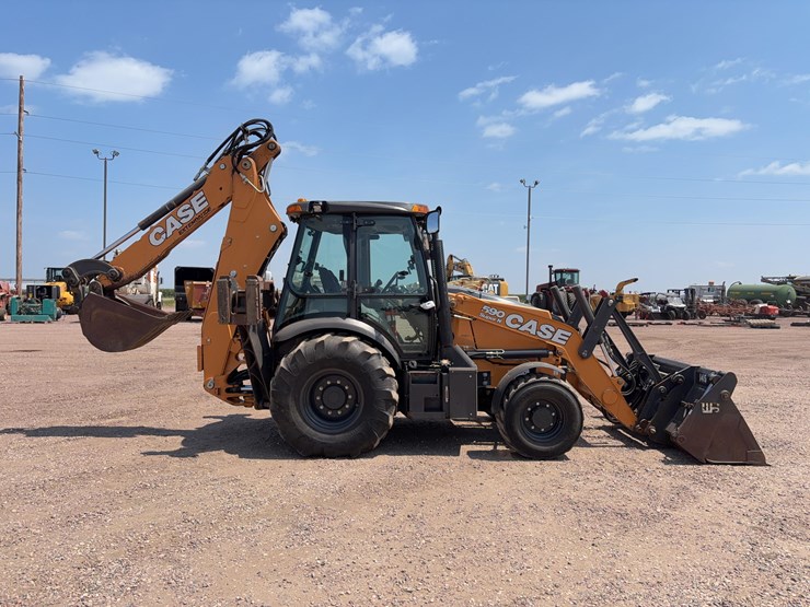 2015-case-590sn-image-4