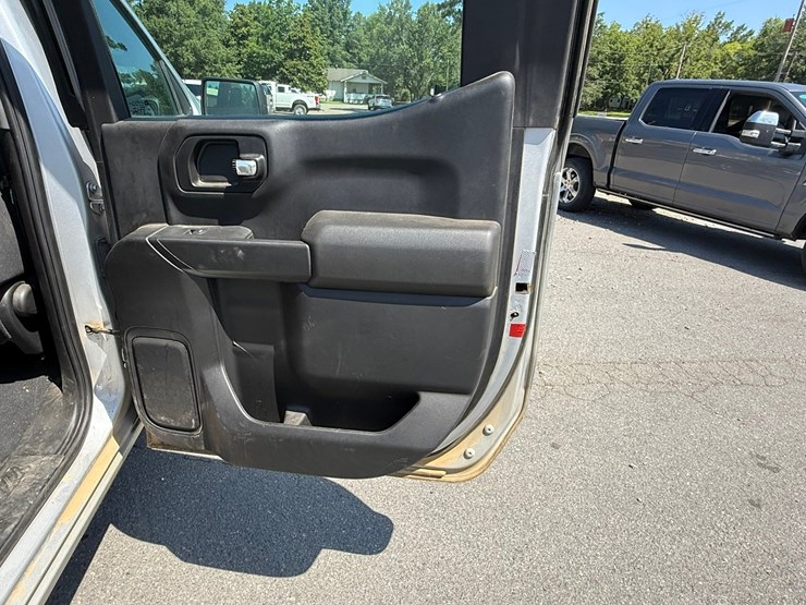 2021-chevrolet-silverado-1500-image-27