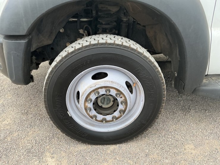 2016-ford-f550-image-9