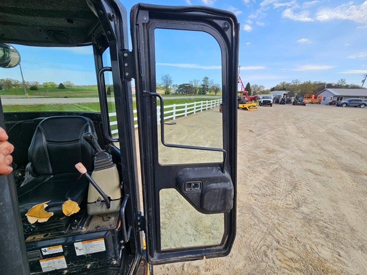 yanmar-vio45-image-26
