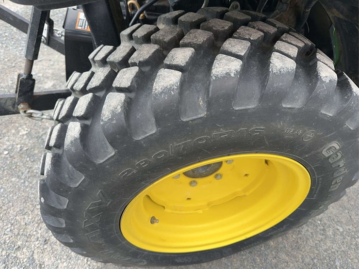2025-john-deere-2025r-image-11
