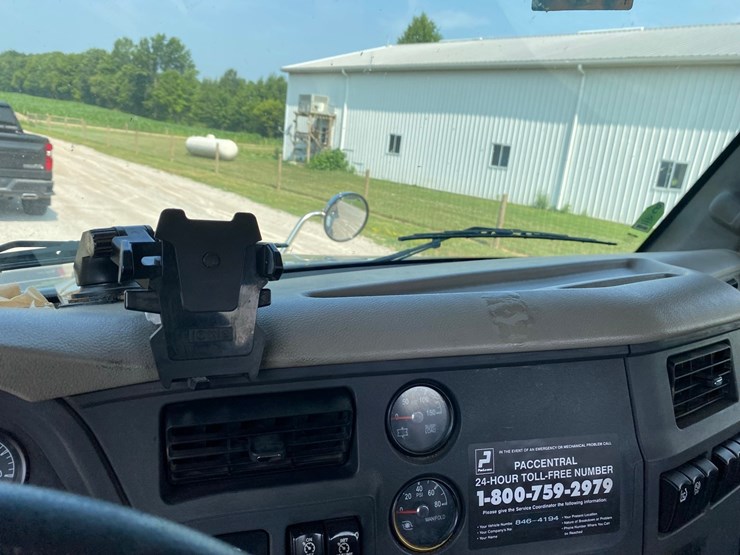 2019-peterbilt-579-image-69
