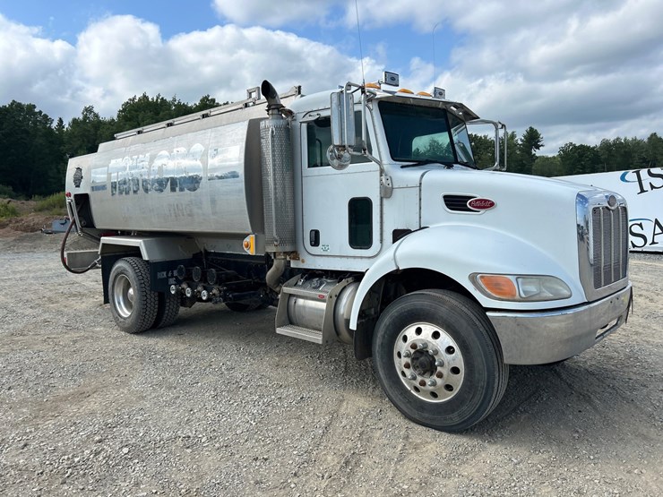 2007-peterbilt-335-image-6