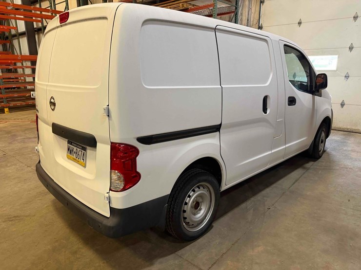 2017-nissan-nv200-image-6