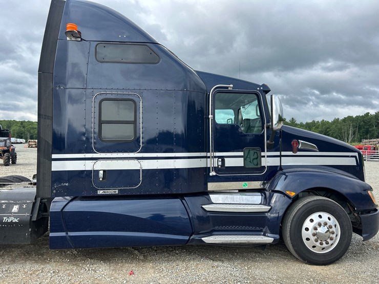 2017-kenworth-t660-image-14