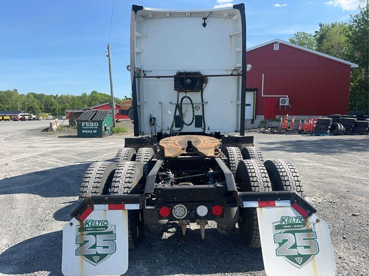 2022-kenworth-t680-image-6