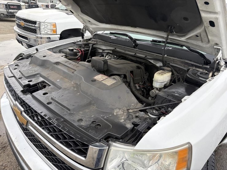 2013-chevrolet-silverado-2500-image-7