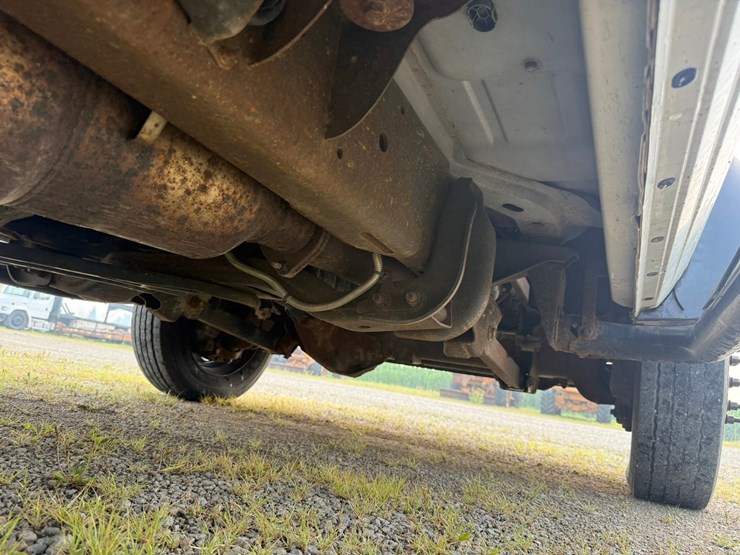 2011-dodge-3500-image-24