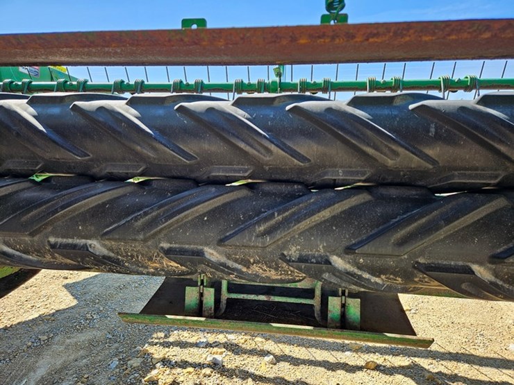 john-deere-820-image-22