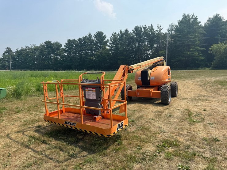 2012-jlg-600aj-image-11