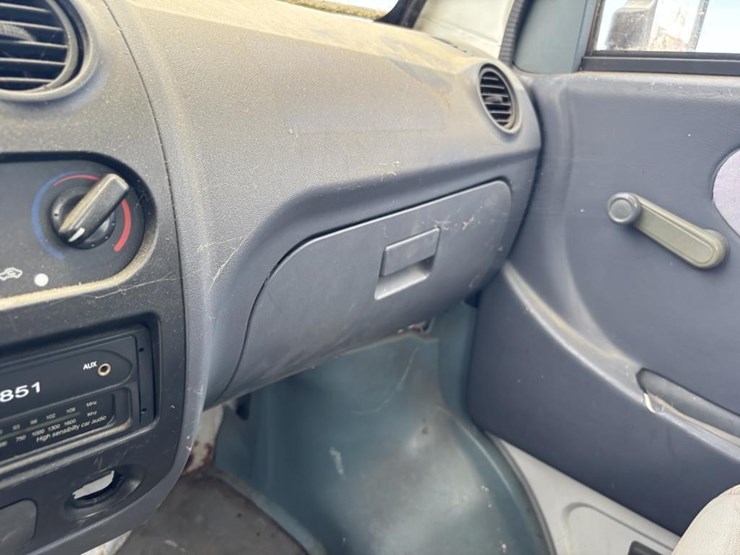 2010-vantage-evx1000-utility-truck-image-19