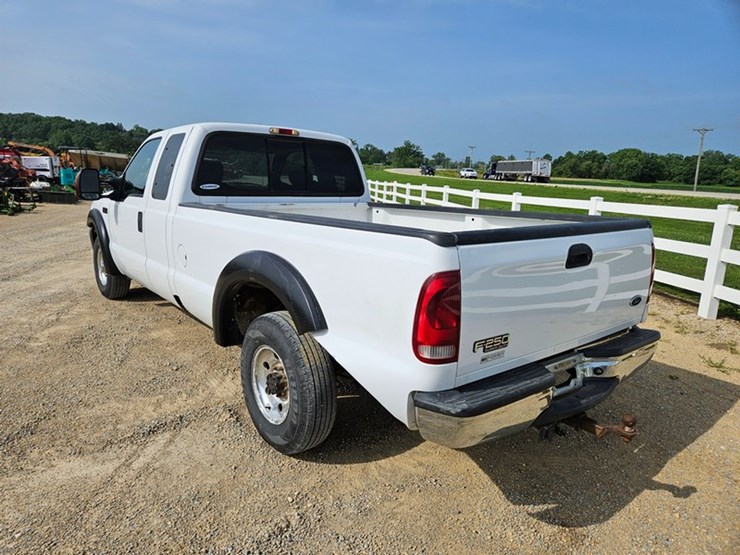 2004-ford-f250-xlt-image-3