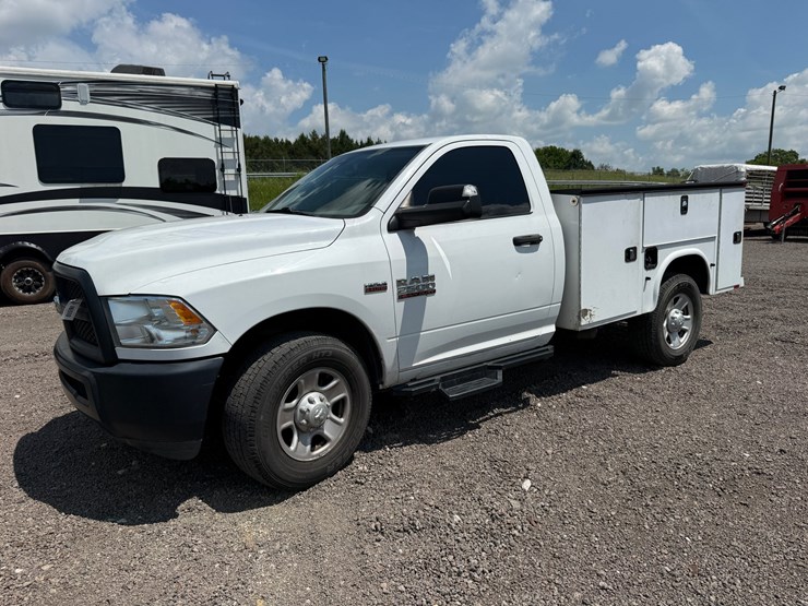 2018-dodge-2500-image-1