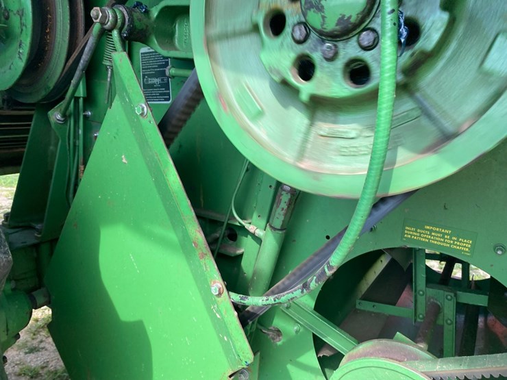 john-deere-4420-combine-image-37