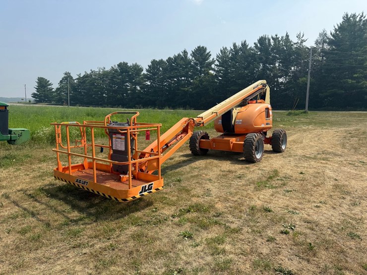 2012-jlg-600aj-image-1