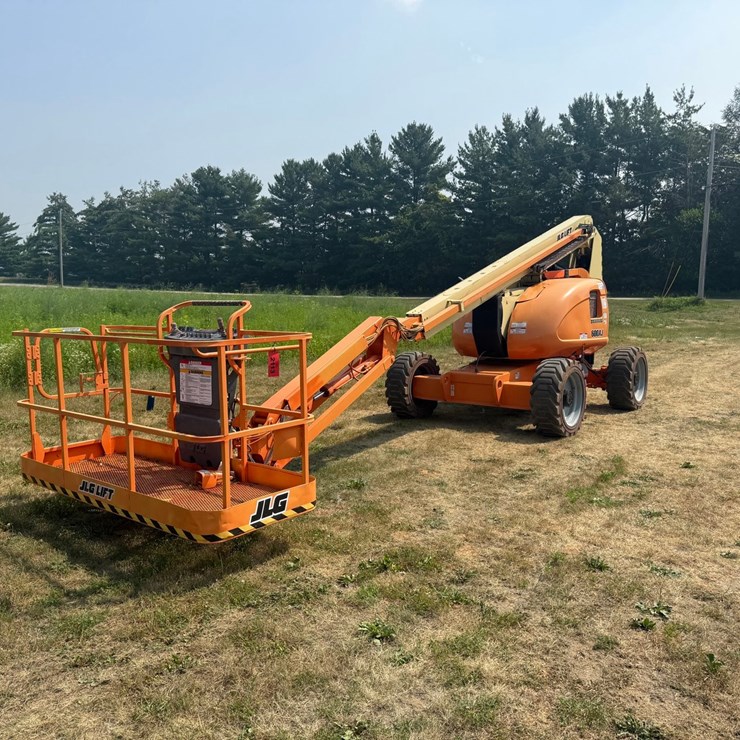 2012 JLG 600AJ