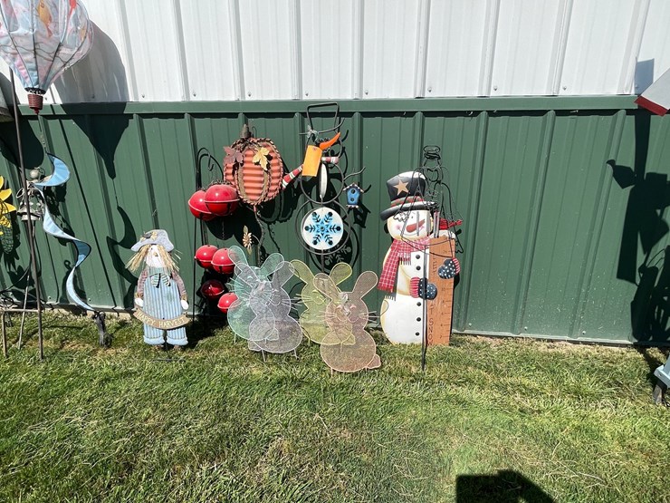 #2146-•-seasonal-holiday-metal-yard-art-decorations-image-2