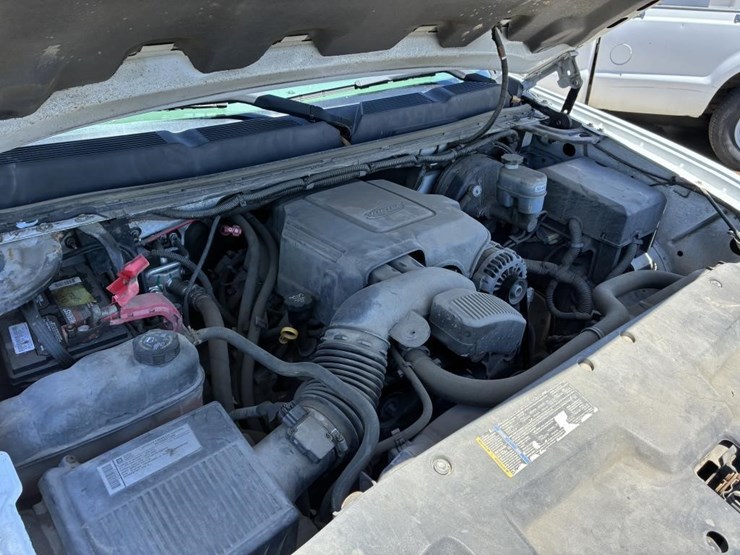 2009-chevrolet-silverado-pickup-truck-image-8