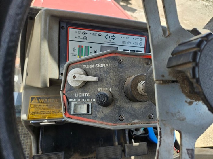1984-case-ih-2294-image-22