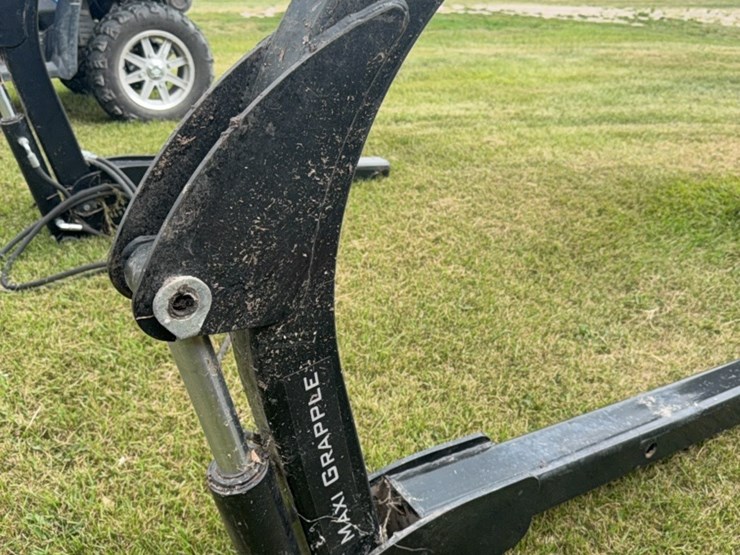grapple-fork,-like-new,-came-off-new-holland-6070-tractor-and-loader,-would-fit-others-image-5