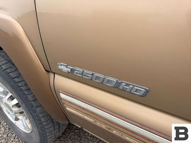 2001-chevrolet-silverado-2500hd-image-17