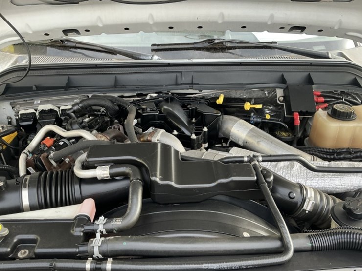 2016-ford-f550-image-16