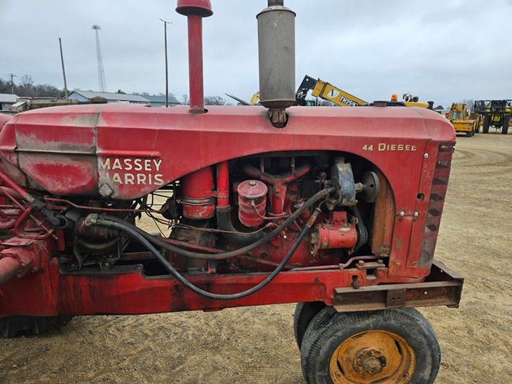 massey-ferguson-44-image-11