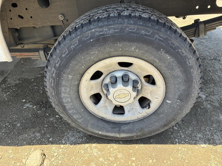 2009-chevrolet-3500hd-image-9