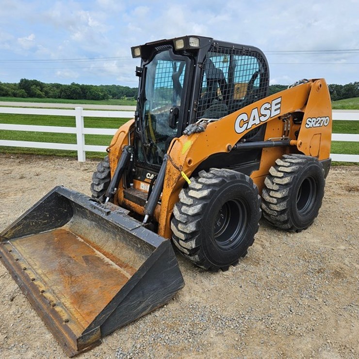 2017 CASE SR270