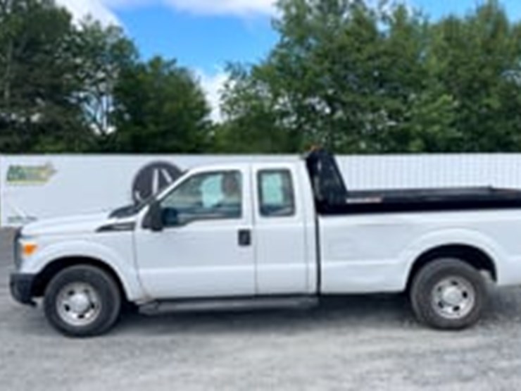 2016-ford-f250-xl-image-9