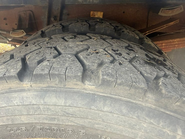 2011-dodge-3500-image-52