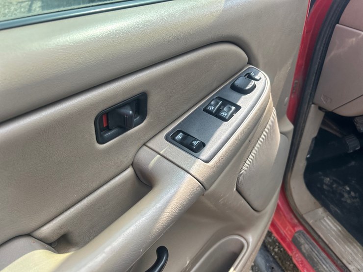 2005-chevrolet-2500-image-50