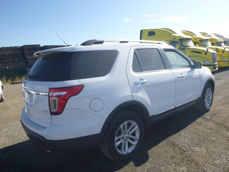 2014-ford-explorer-image-3
