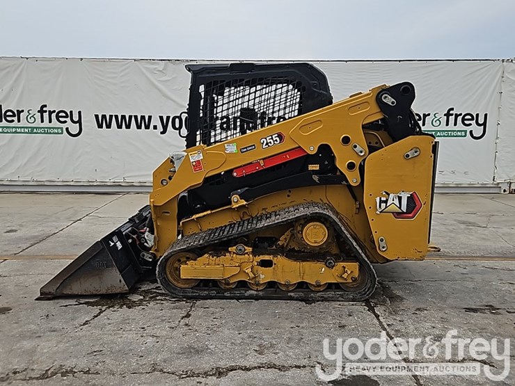 2025-caterpillar-255-image-3