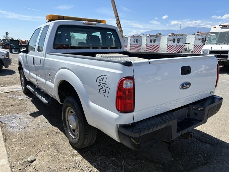 2011-ford-f250-xl-image-4