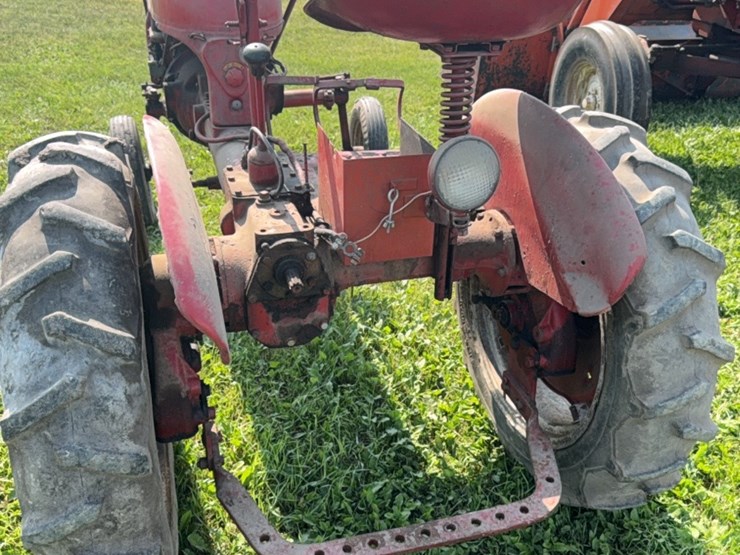 ihc-cub,-￼has-belly-mower-image-29